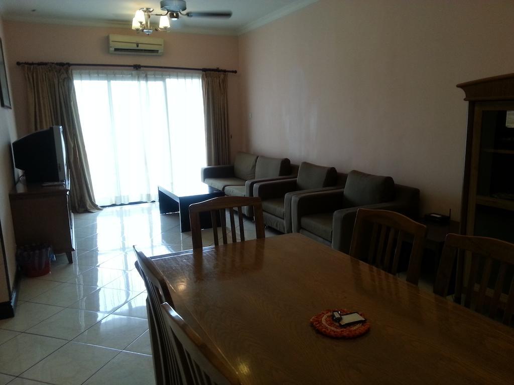 Dorcas Service Apartment - Marina Court Kota Kinabalu Extérieur photo