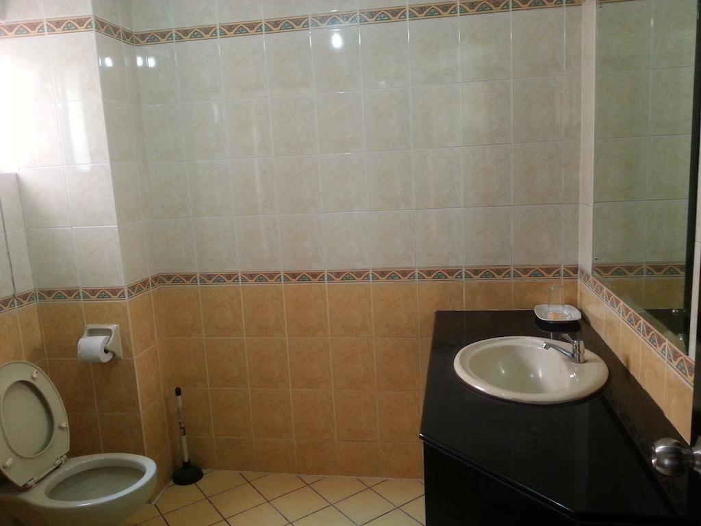 Dorcas Service Apartment - Marina Court Kota Kinabalu Extérieur photo